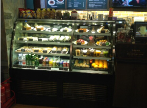 西點展示柜，的設備之一